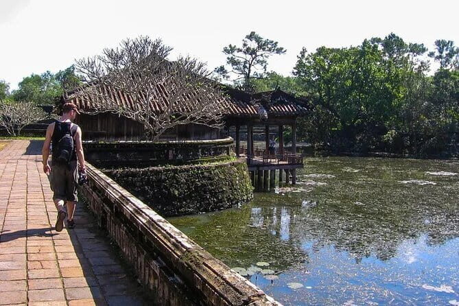 5 days Center Vietnam Package Tour with Danang Hue and Hoian - Day 1 in Da Nang and Hoi An Ancient Town: Start Easy, Then Head Out