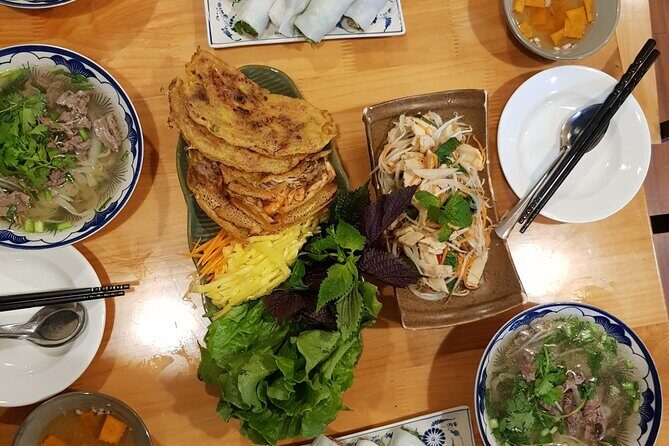 5 traditional dishes Da Nang cooking class with market trip - The kitchen setup: meeting point, small groups, and real instruction