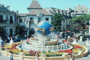 Ba Na Hills and Golden Bridge Package Full day Private Tour - Sun World Ba Na Hills: theme park energy with real viewpoints