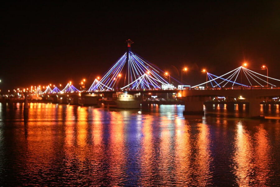 Da Nang: 4 hours city exploration and local food tour - Motorbike City Views: How the 4-Hour Route Works