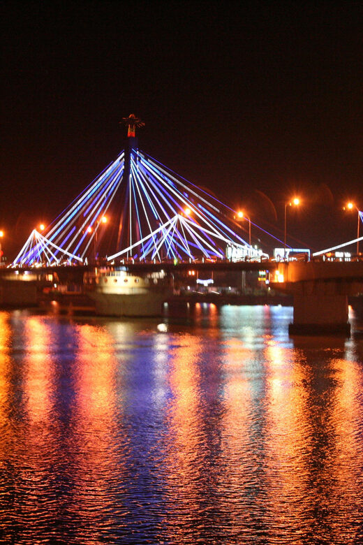 Da Nang: 4 hours city exploration and local food tour - Da Nang’s Three Bridges: Reading the City’s Modern Pulse