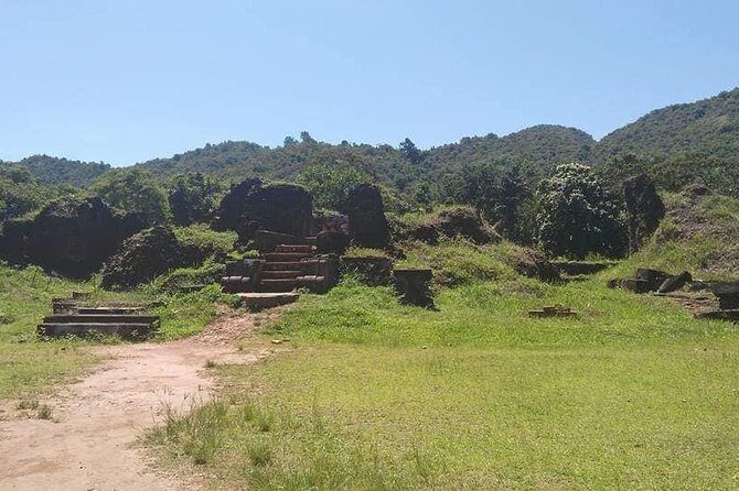 Da Nang Airport or City to Hoi An City or Vice Versa- Private Car - The pickup: name sign, airport fee, and fewer headaches