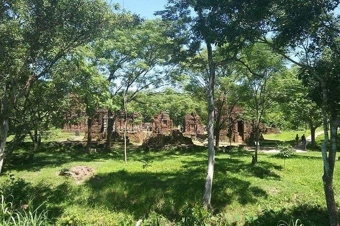 Da Nang Airport or City to Hoi An City or Vice Versa- Private Car - What the guide-style add-ons can mean (like Hai Van Pass)