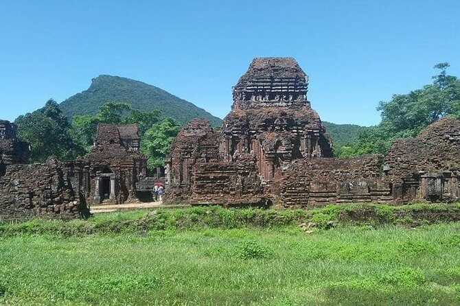Da Nang Airport or City to Hoi An City or Vice Versa- Private Car - Price and value: why $15 can make sense for a private car