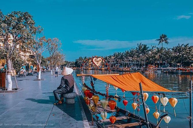 Da Nang airport transfer to Hotel Da Nang city - Vehicle comfort: AC and Wi‑Fi for the first 20 minutes