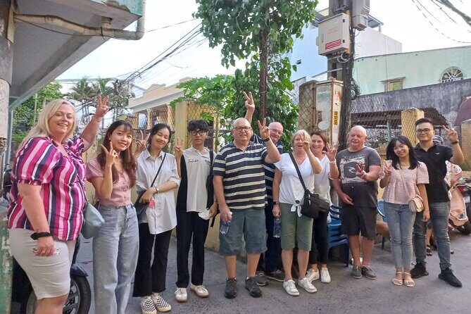 Da Nang By Night: Seafood dinner, night market and cruise trip - Icon stops: Dragon Bridge, Han Bridge, Love Bridge, Apec Park, and DHC Marina