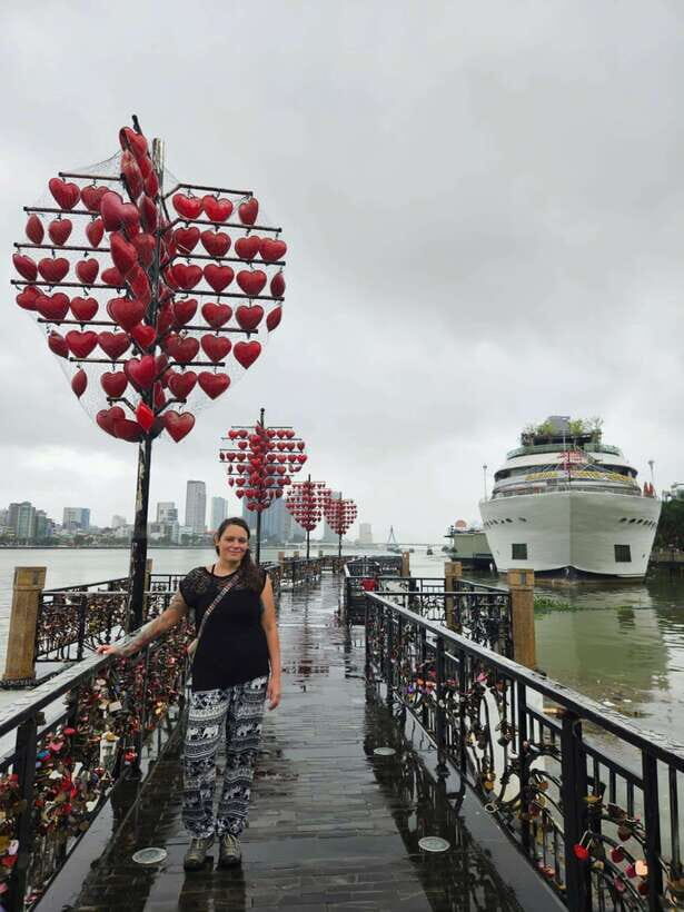 Da Nang City Sightseeing Private Tour With Seafood Buffet - Linh Ung Pagoda: Lady Buddha views that feel like a payoff