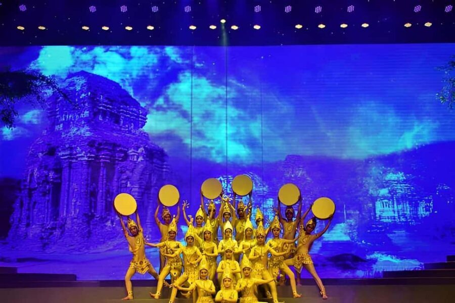 Da Nang: Da Nang Charming show ticket - What you’ll notice when you sit down: sound, costumes, and pacing