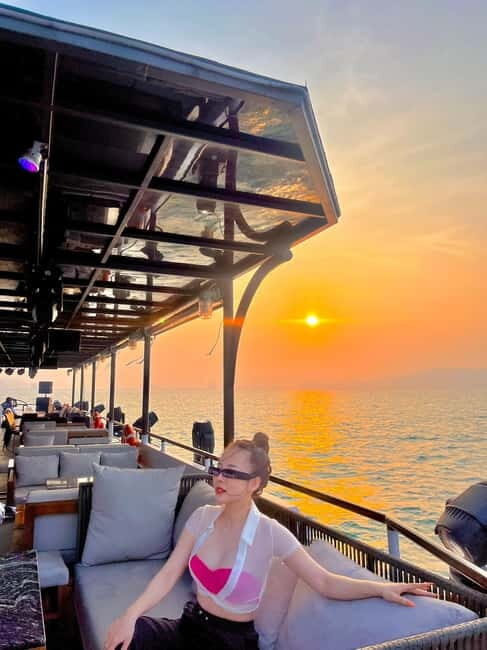 Da Nang: Experience a Magical Sunset Dinner Cruise in DN Bay - Who should book this sunset dinner cruise?