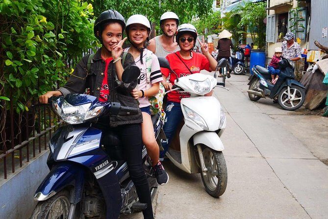 Da Nang Food Tour By Motorbike - Han Market at Dusk: Your First Bite and Why It Matters