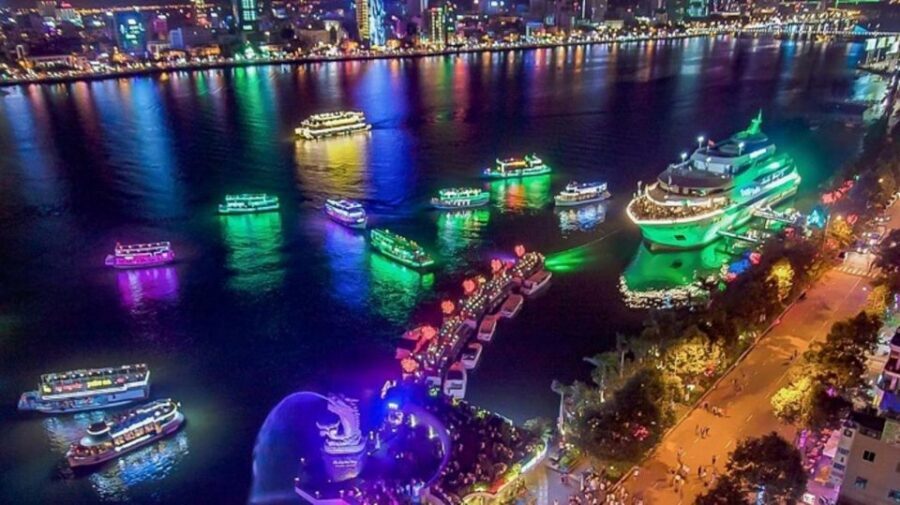 Da Nang: Han River Cruise & Cham Dancing by Phu Quy Cruise - The Onboard Vibe: Music, Timing, and Those Little Comfort Calls