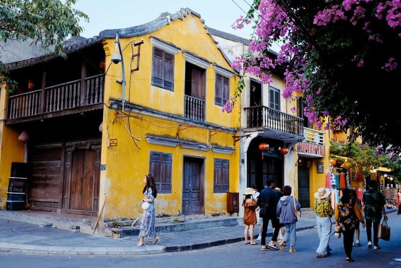 Da Nang: Hoi An Ancient Town, Coconut Jungle & Lanterns - Dinner in Hoi An: local flavors with one smart included choice