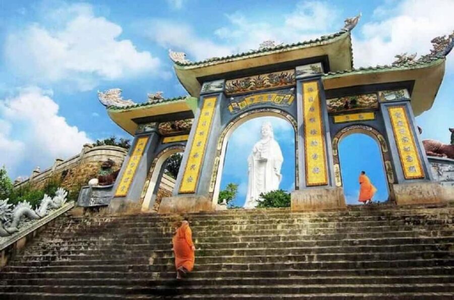 Da Nang/Hoi An: Lady Buddha -Marble Mountain - Am Phu Cave - Lady Buddha (67m) and the photo angles that matter