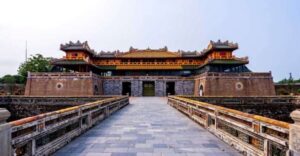 Da Nang: Imperial City of Hue Day Trip with Lunch and Ticket - From Da Nang to Hue: the Hai Van Tunnel ride