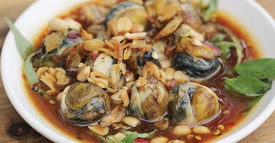 Da Nang: Local Street Food Walking Tour - Meeting at Outta da Blue: Getting Oriented Without Overplanning