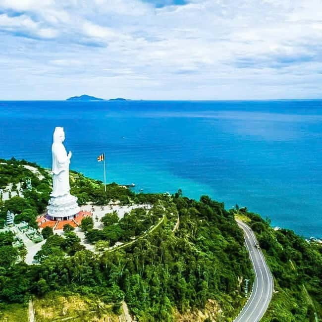 Da Nang: Marble Mountain, Monkey Mountain & Am Phu Cave Tour - My Khe beach views and the light meal in Da Nang: keep your energy steady