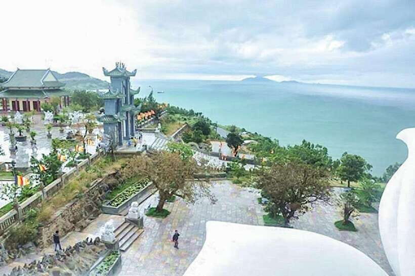 Da Nang: Marble Mountains, Monkey Mountains, and Lady Buddha - Linh Ung Pagoda and the Lady Buddha: your big-view anchor stop
