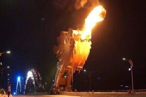 Da Nang Night Motorbike Tour & River Cruise Riding By Lady Rider - Lady rider experience: feeling safe while still having fun
