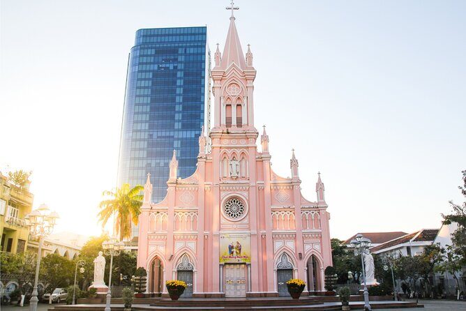 Da Nang Scavenger Hunt and Sights Self-Guided Tour - Han Market: Finish With a Sense of Place