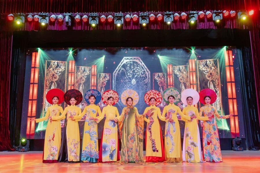 Da Nang "The Ao Dai" Show: Timeless Vietnamese Elegance - Da Nang Ao Dai Show: More Than a Fashion Performance