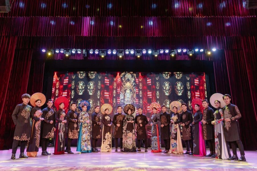 Da Nang "The Ao Dai" Show: Timeless Vietnamese Elegance - The Closing Ao Dai Finale: Bridging Royal Court and Modern Life