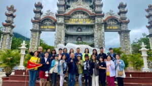 DaNang/HA: Lady Buddha, Marble Mountain & Am Phu Caves Tour - Linh Ung Pagoda and Lady Buddha: calm views over Da Nang