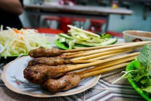 DaNang Night Foodie Tour-Sighseeing with Aodai Lady Rider Private - Price and value: why $39 makes sense here