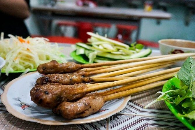 DaNang Night Foodie Tour-Sighseeing with Aodai Lady Rider Private - Price and value: why $39 makes sense here