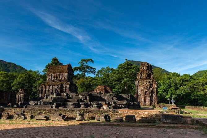 Explore My Son Sanctuary at Your Own Pace by Bus - Comfort on the Way: Van Type, Luggage, and That AC Factor