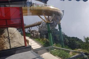 Golden Bridge-Dragon Bridge-Marble Moutain-Monkey Mountain fromHoi An or Da Nang - Dragon Bridge: a short stop with a big photo payoff