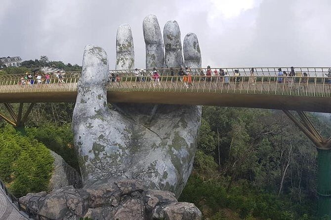 GOLDEN BRIDGE&BA NA HILL Private Tour-Early Start to Avoid Crowd - Golden Bridge’s giant hands: how the guided stop works best