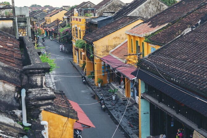 Hoi An Ancient Town and Coconut Village Private Tour - Japanese Covered Bridge: the quick stop that gives you the right perspective