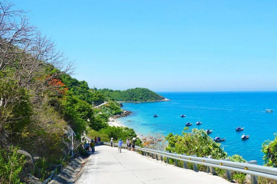 Hoi An/ Da Nang: Snorkeling Cham Island By Speedboat - Cham Jungle Restaurant seafood lunch: plan for a shared set meal