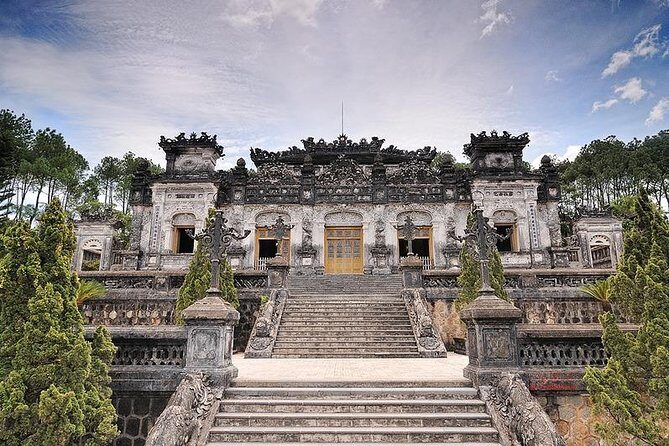 HUE IMPERIAL CITY: Full-Day Guided Tour from Da Nang or Hoi An - The Road Stops: Lang Co and Lap An Lagoon Breaks