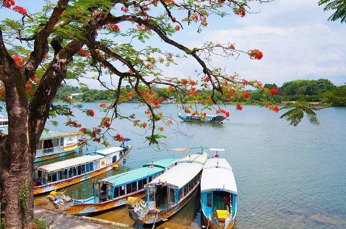 Hue Imperial City & Hai Van Pass Small Group Tour from Da Nang – Full Day - Thien Mu Pagoda: the short stop that gives your brain a rest