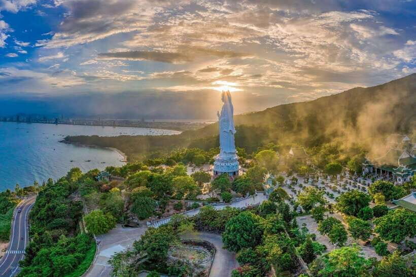 Marble Moutains, Monkey Islands, and Hell Cave Luxury Tour - Pickup, transfer, and the easy warm-up on Sơn Trà Peninsula