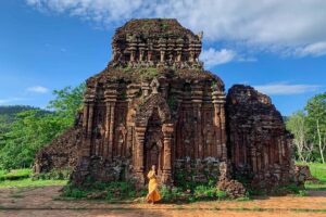 Private Customize car rental 4 hours - 8 hours- 12 hours Da Nang - 4 hours around Da Nang: pagoda views, Marble Mountains, and city-center icons