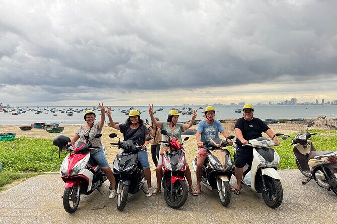 Private Guided Night Tour and Bar in Danang - Han River Bridge views and a welcome drink moment