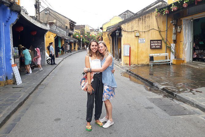 PRIVATE TOUR Marble Mountains-Hoi An Old town-Night Market-Boat - The boat segment: a practical add-on to break up the day