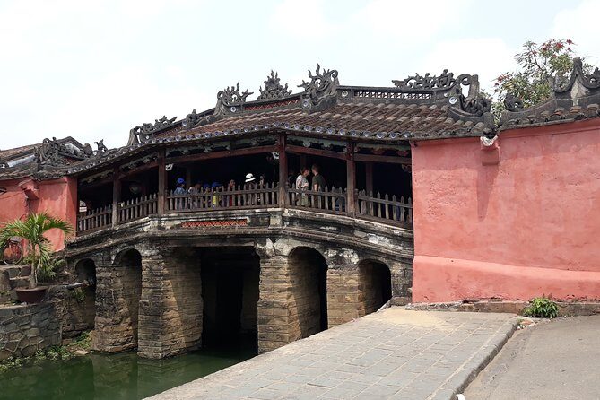 PRIVATE TOUR Marble Mountains-Hoi An Old town-Night Market-Boat - Guide quality and the small-group advantage