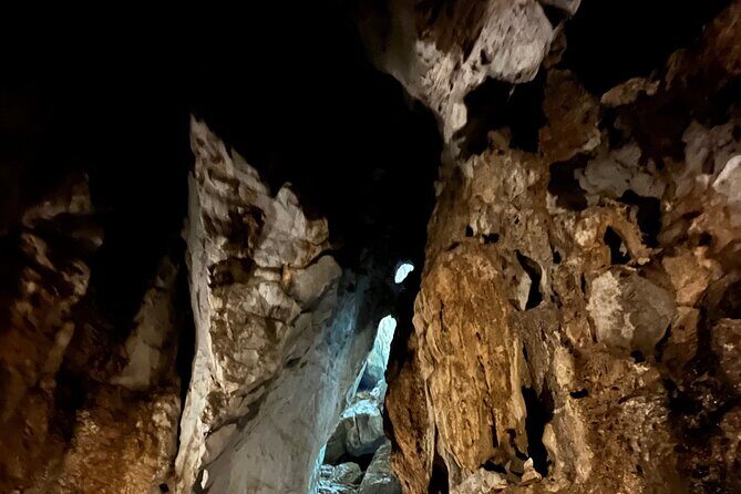 Private Transfer/tour to Marble mountain and Linh Ung temple - What the guide adds (and when you’ll notice it most)