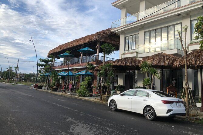Transfer from Da Nang airport to Hoi An by private cars - Where You Actually Meet the Driver (Domestic vs International Rules)