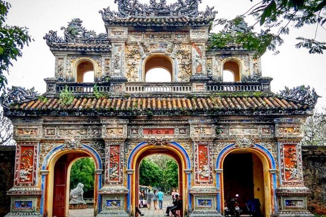 Transfer from Da Nang to Hue - Hai Van Tunnel vs Hai Van Pass: What changes and what costs extra